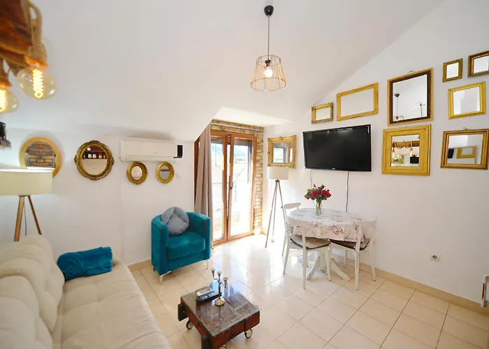 Stylish Apartment 22
