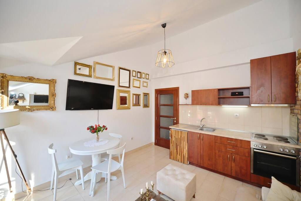 Stylish 22 Apartment Kotor