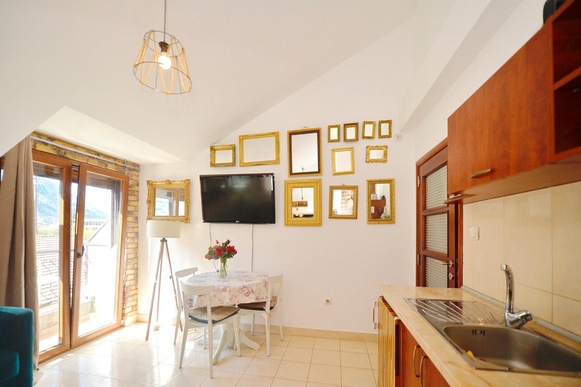 Stylish 22 Apartment