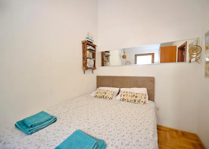 Stylish Apartment 22